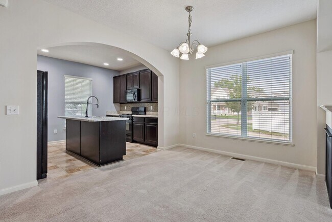 Building Photo - 7885 Waggoner Trace Dr