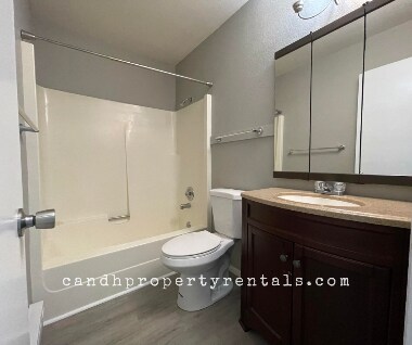 Building Photo - 1327 Panners Pl