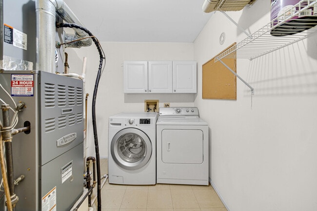 Building Photo - 2403 Mallow Ct