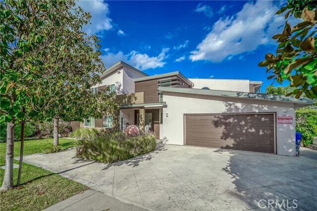 Building Photo - 5512 Leghorn Ave