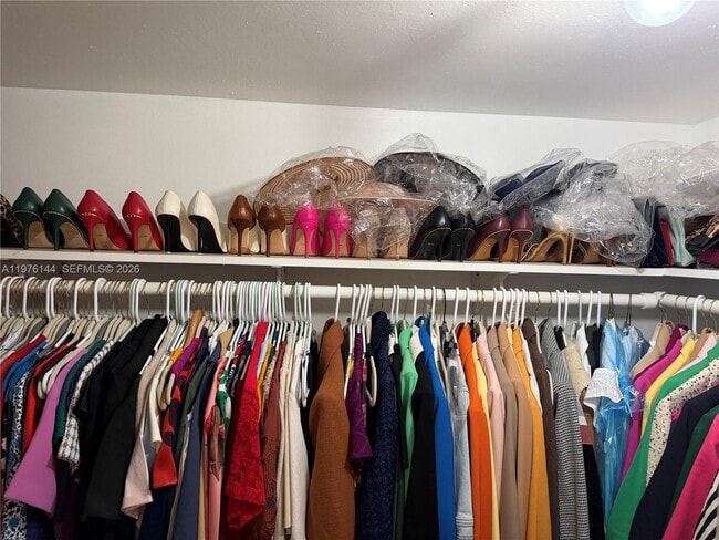 Building Photo - 20170 NE 3rd Ct