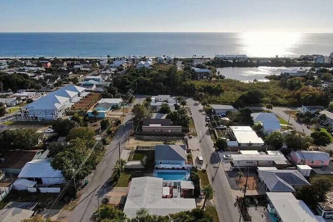 Building Photo - 217 Carol Pl