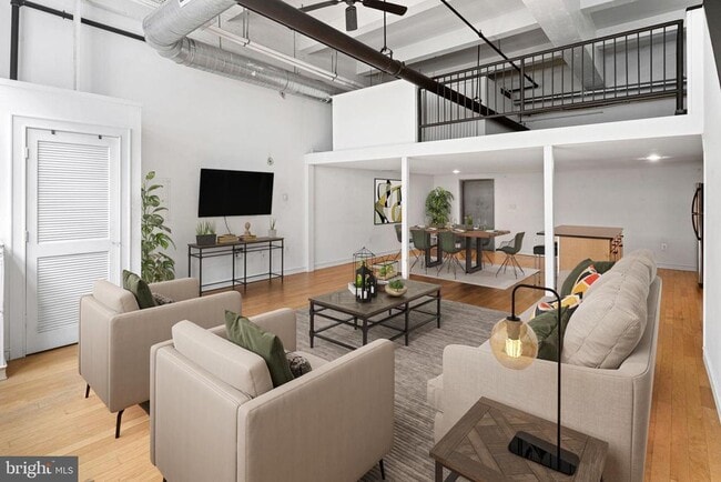 Building Photo - 810 N Hancock St