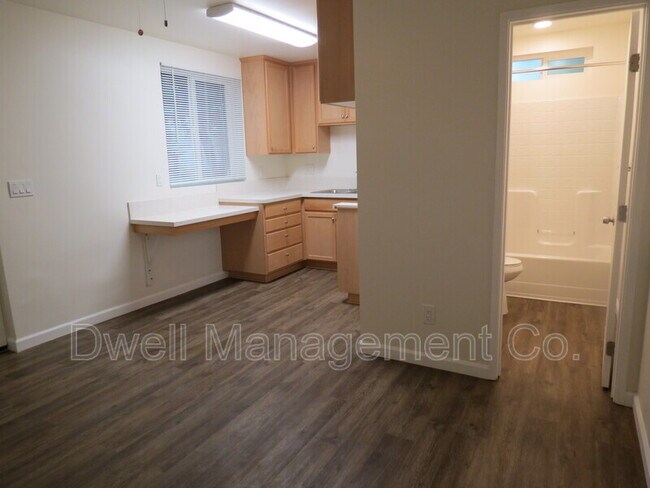 Building Photo - 4545 1/2 Upland St