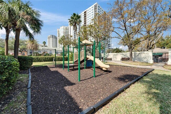 Building Photo - 845 Normandy Trace Rd