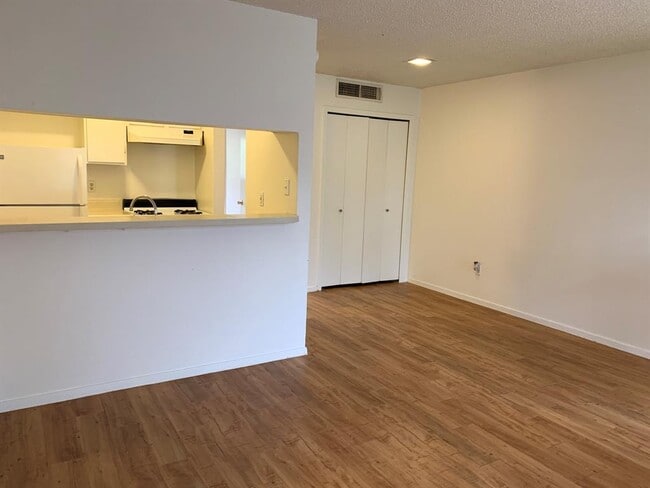 Building Photo - 10810 Newmont Rd