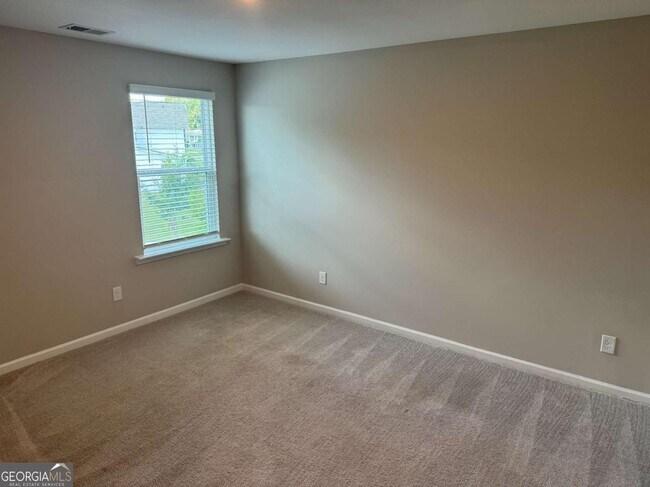 Building Photo - 312 Grey Falcon Ave