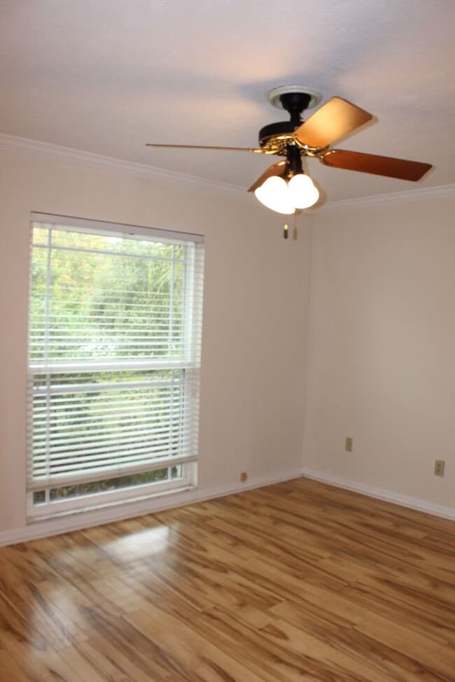 Building Photo - Lovely 4 Bedrooms / 2 Bathrooms / 2-Car Garage