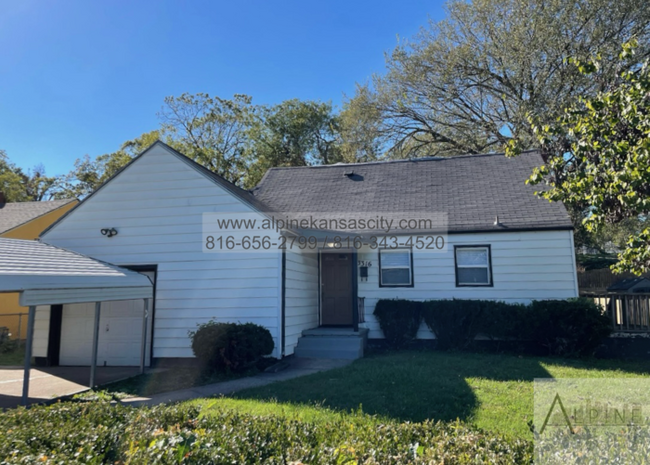 Primary Photo - Midtown Home, Garage & Carport