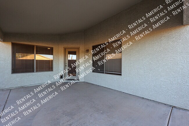 Building Photo - 658 S 110th Pl