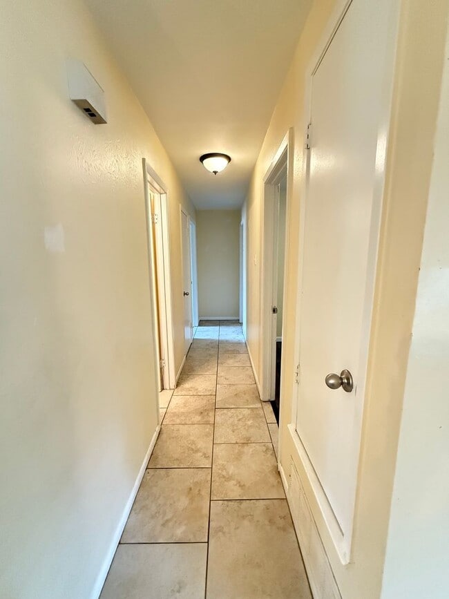 Building Photo - Charming 4 bed 2 bath home in Lampasas com...