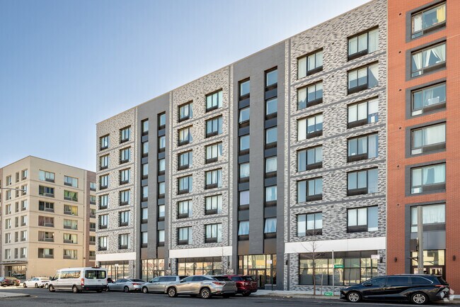 Building Photo - 10 Schroeders Walk
