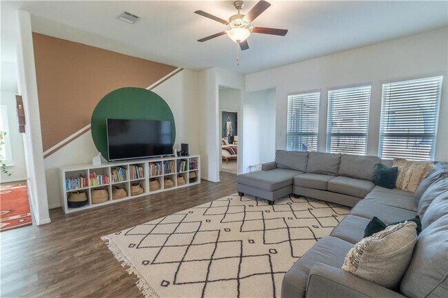 Building Photo - 104 Cascia Cir