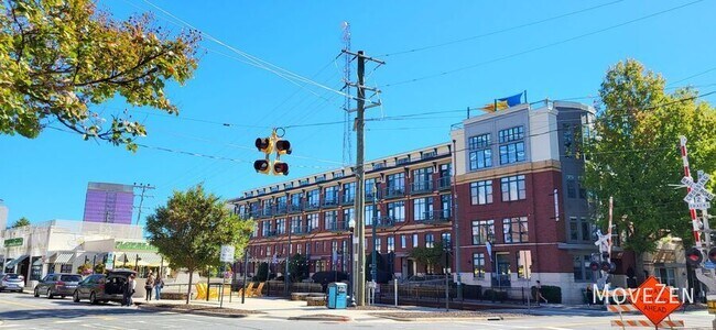 Building Photo - 115 E Park Ave