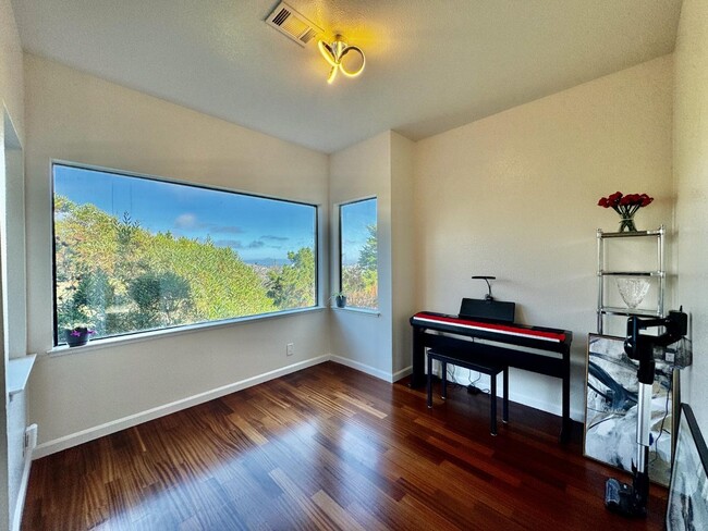 Building Photo - 59 Appian Way