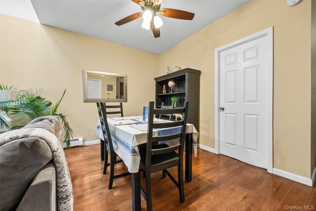 Building Photo - 611 Linwood St