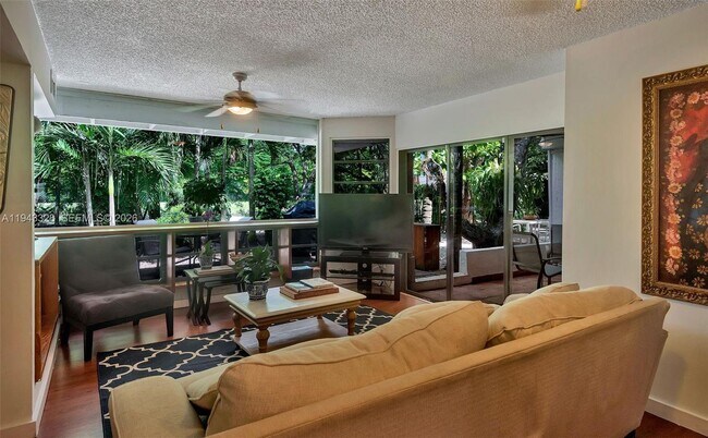 Building Photo - 5845 SW 88th St