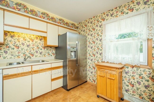 Building Photo - 5315 Merced St