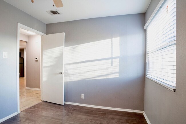 Building Photo - 4431 Whispering Valley Dr