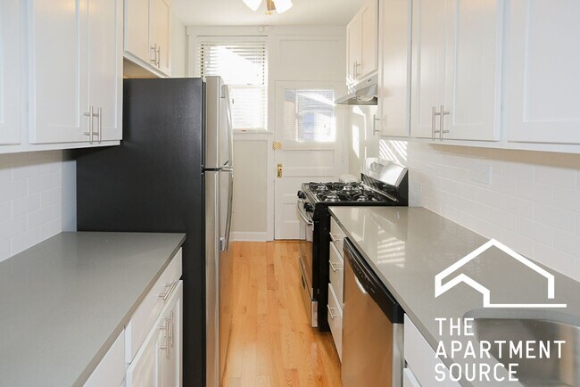 Building Photo - 1934 W Winona St