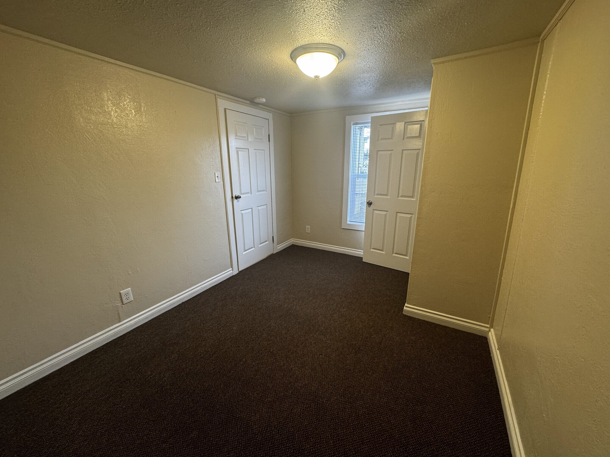 Building Photo - 1705 Quaker St