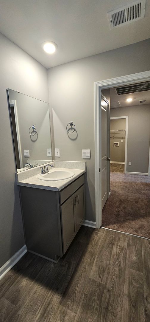 Building Photo - Luxury Meets Privacy in This 4-Bedroom Cul...