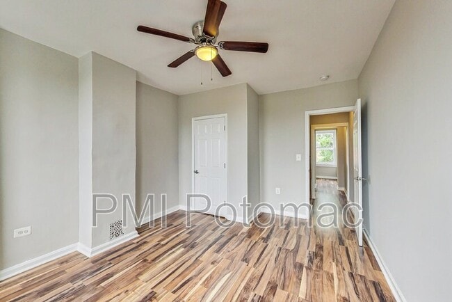 Building Photo - 834 N Stricker St