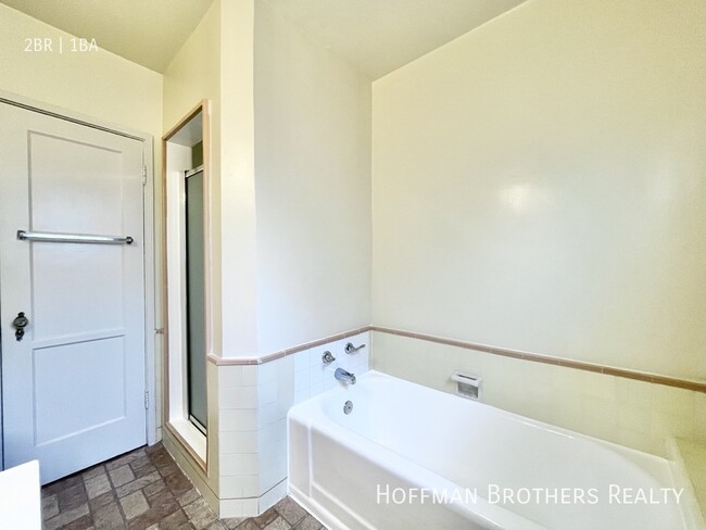 Building Photo - 345 Hayworth Ave
