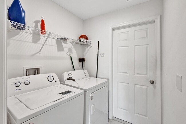 Building Photo - 9709 Starboard Dr