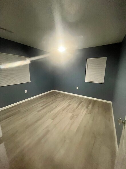 Building Photo - 4513 13th Ave N