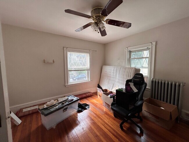 Building Photo - 108 Brooks St