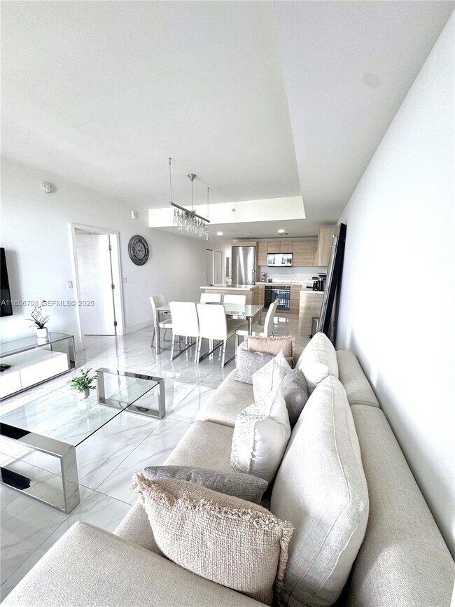 Building Photo - 16385 Biscayne Blvd