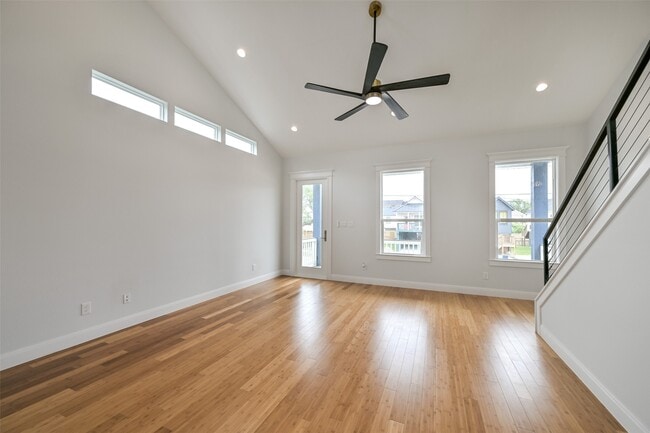Building Photo - 1207 32nd St