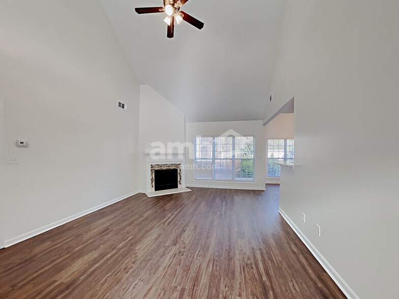 Building Photo - 2675 Sedgeview Way NE