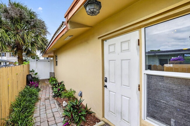 Building Photo - 3207 Marine Dr