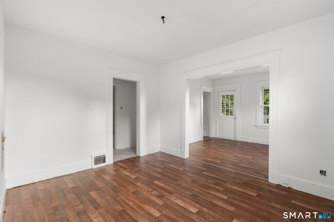 Building Photo - 97 Wall St