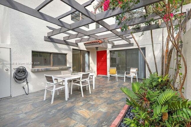 Primary Photo - 4732 SW 67th Ave