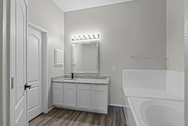 Building Photo - 9606 Babbling Spring Ct
