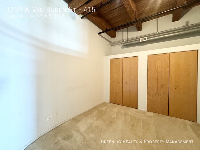 Building Photo - 1250 W Van Buren St