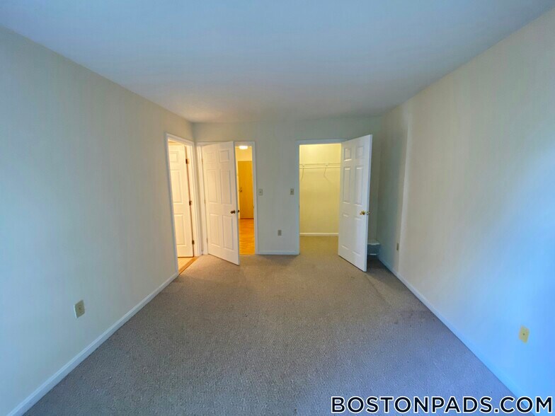 Building Photo - 345 Franklin St