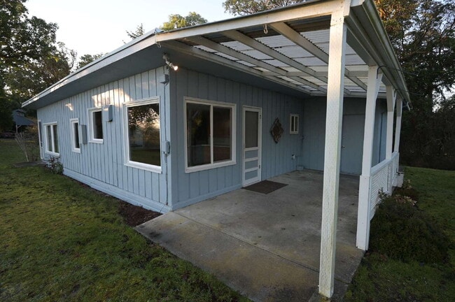 Building Photo - 2 bed 1 bath in a country setting