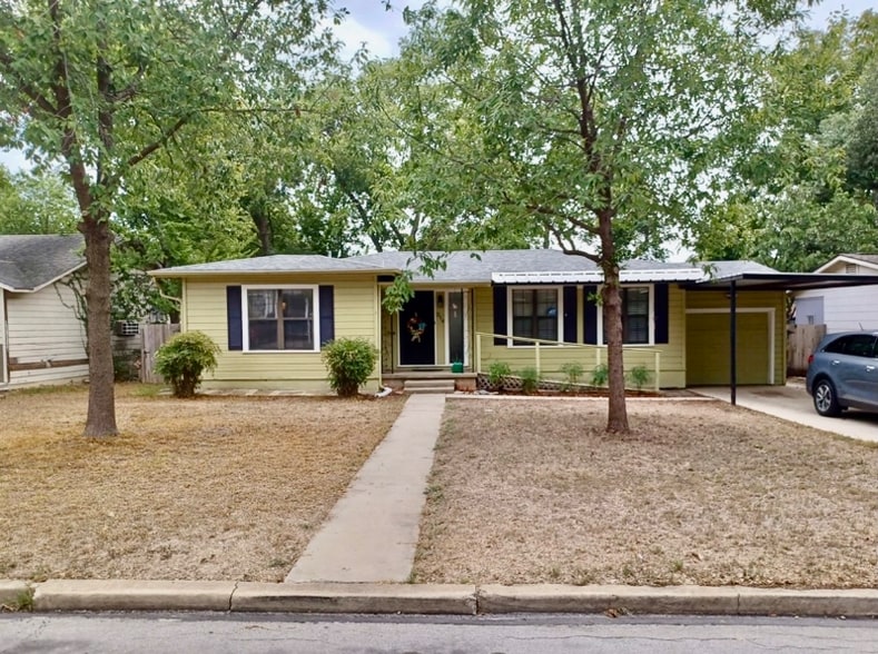 Building Photo - 214 Coyle Pl