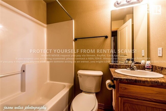 Building Photo - 2828 W Hillshire Dr