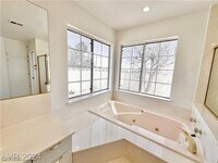 Building Photo - 401 Holcomb