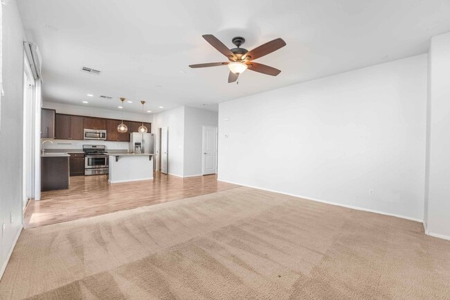 Building Photo - 3 BEDROOM IN HENDERSON WITH COMMUNITY POOL...