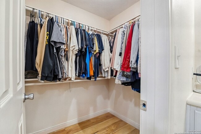 Building Photo - 1150 Green Hill Dr