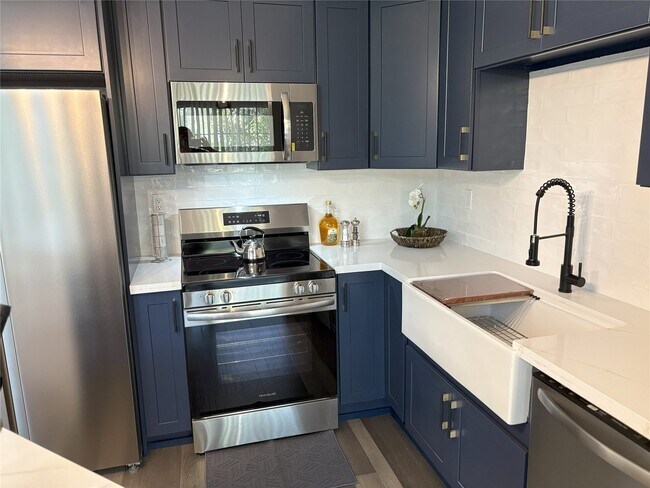 Building Photo - 111 Dunbar Estates Dr