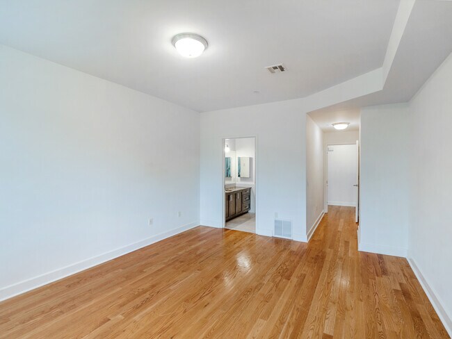 Building Photo - 90 Bay Street Lndg