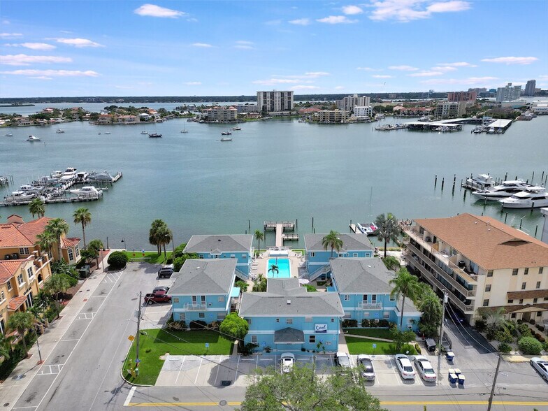 Building Photo - 483 E Shore Dr