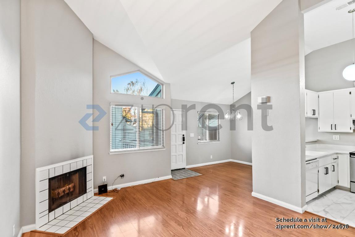 Building Photo - 374 Coyote Creek Cir